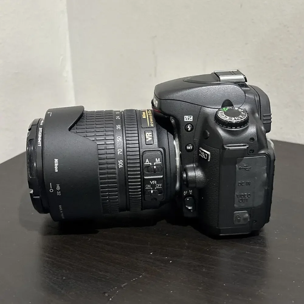 FOR PARTS Nikon D80, Nikkor 18-105 Lens & Accessories- Powers On w/ Error Code